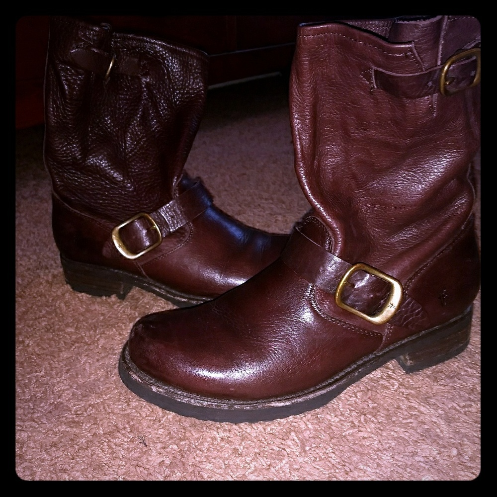 Frye Veronica Short Boot 7.5 Dark Brown